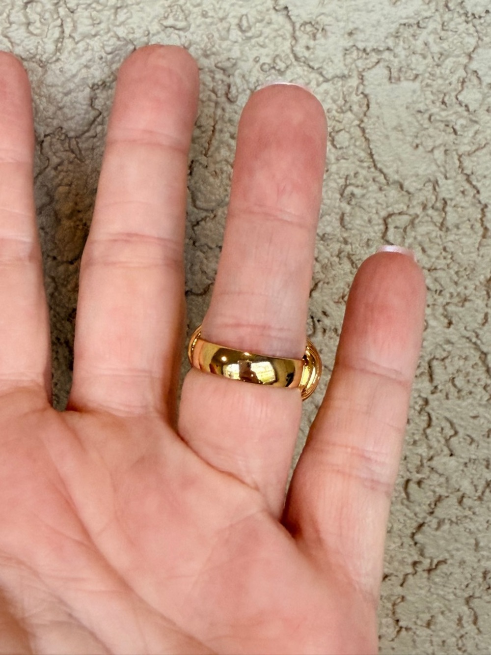 Classic Gold Ribbed Dome Statement Ring - Picture 5 of 7